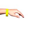 pulseira-de-papel-com-holografico-embramafi-amarelo-neon-3